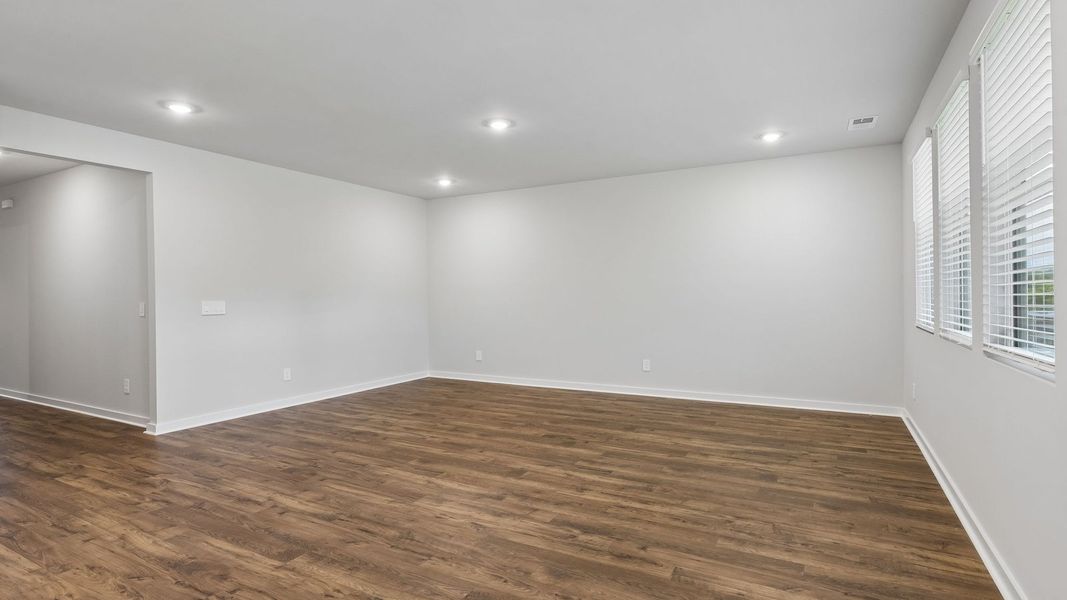 Spacious, unfurnished interior of a new home in Reserve at Hickory Ridge, Columbia (Image 35).