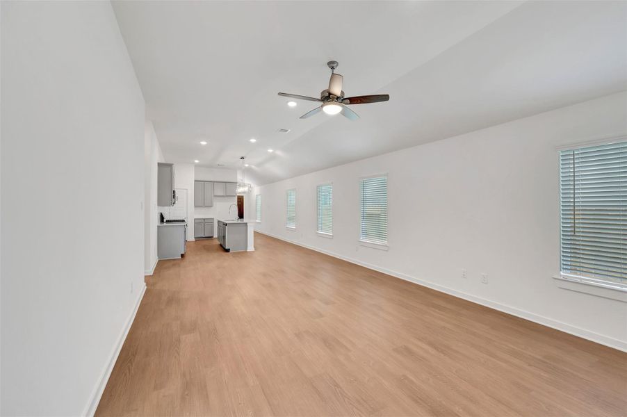 Spacious, unfurnished interior of a new home in Summerview, Fulshear (Image 18).