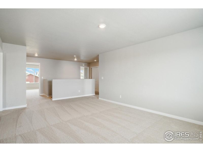 Spacious, unfurnished interior of a new home in Hidden Valley Farm, Severance (Image 11).