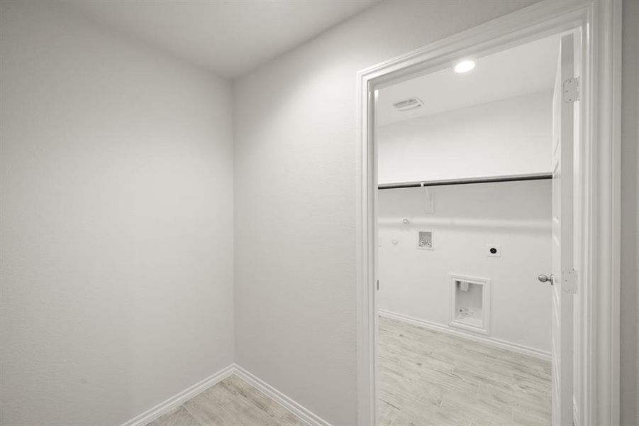 301 Comanche- Utility-1