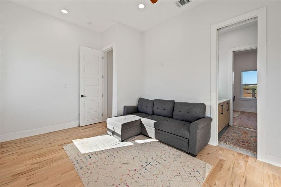 Furnished interior view inside a new home in , Desdemona (Image 8).