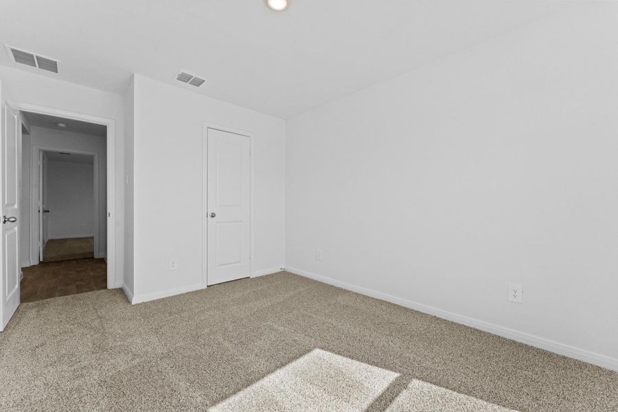 Spacious, unfurnished interior of a new home in Trace, San Marcos (Image 12).