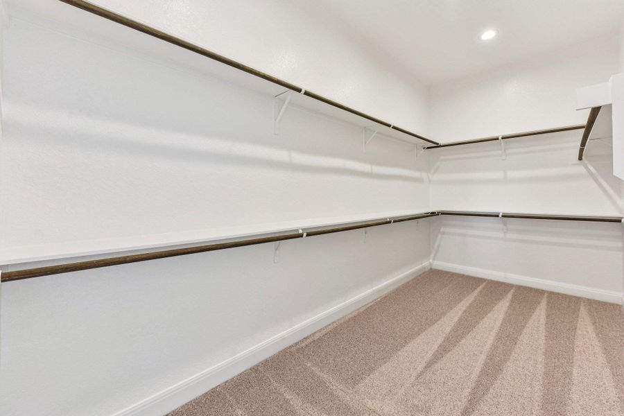 Spacious, unfurnished interior of a new home in 6 Creeks, Kyle (Image 26).