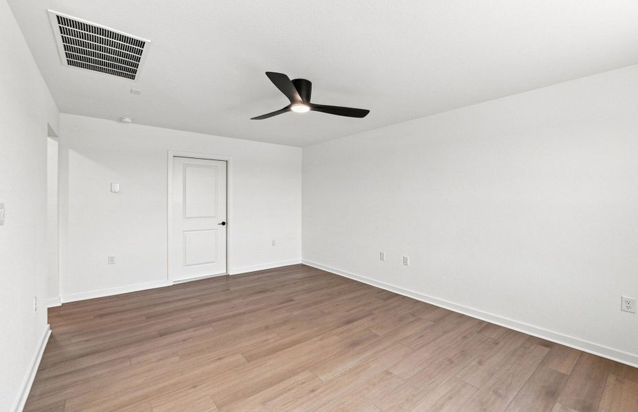 Spacious, unfurnished interior of a new home in Del Webb Austin at Lost Pines, Bastrop (Image 48).