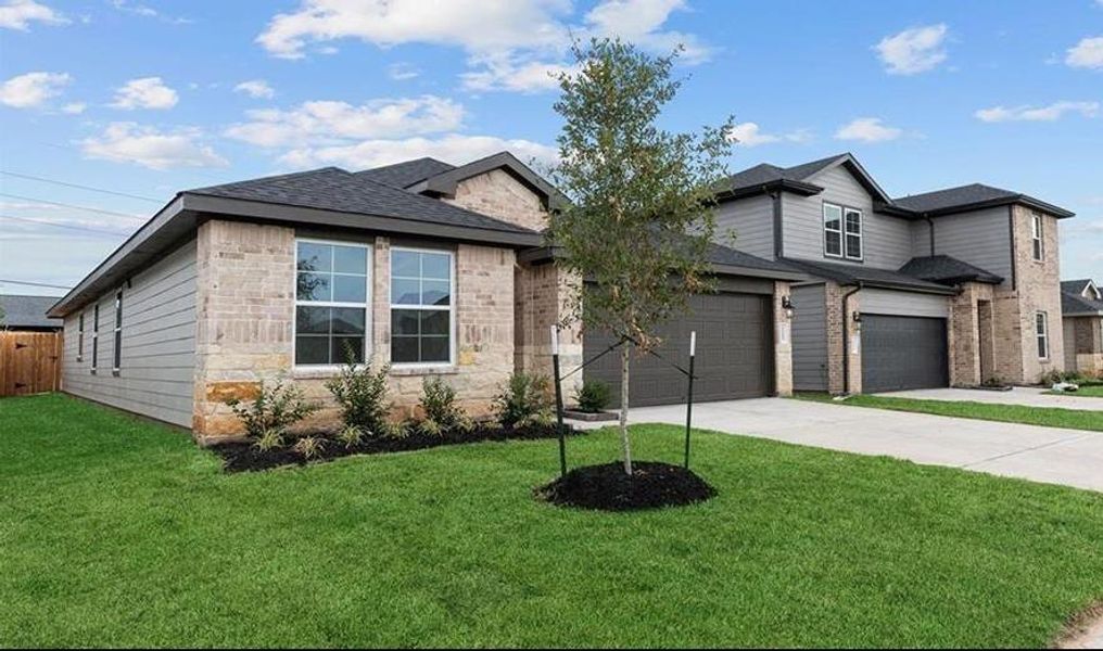 Front exterior of a new home in Sorrento, Richmond, TX, highlighting curb appeal (Image 19).