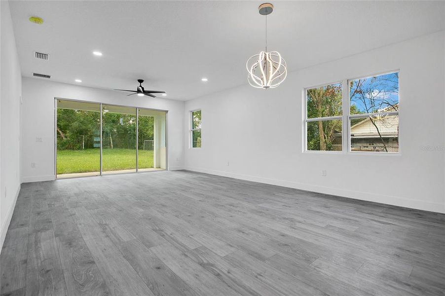 Spacious, unfurnished interior of a new home in , Apopka (Image 16).