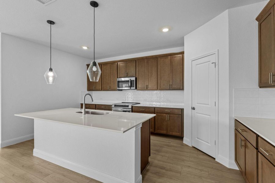 Furnished interior view inside a new home in Riverview, Georgetown (Image 6).