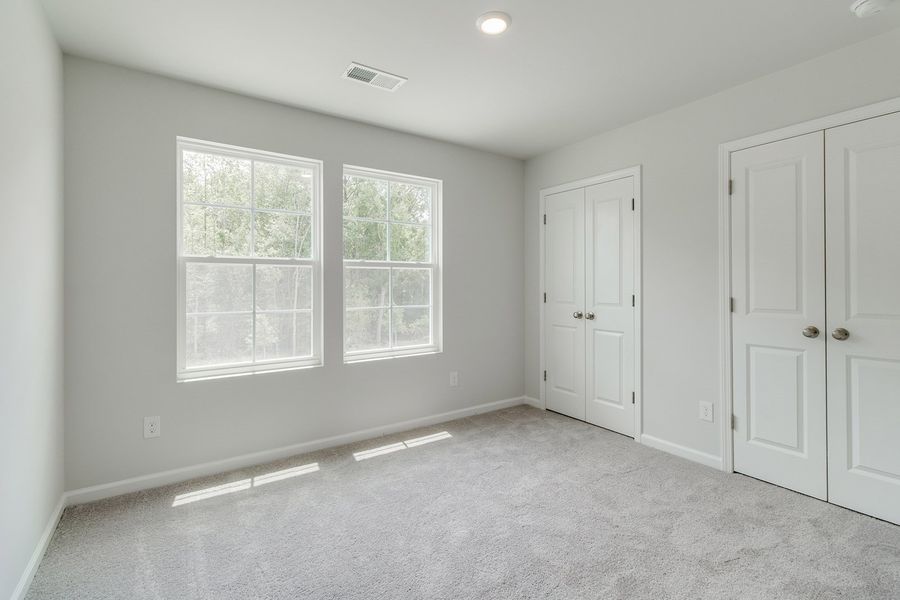 Spacious, unfurnished interior of a new home in Bluefield, Lexington (Image 27).