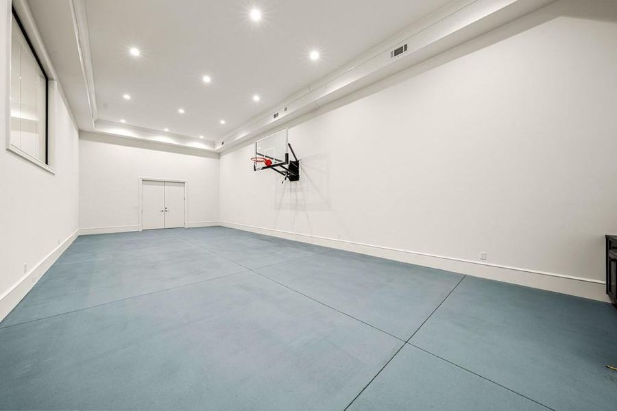 Spacious, unfurnished interior of a new home in , Milton (Image 94).