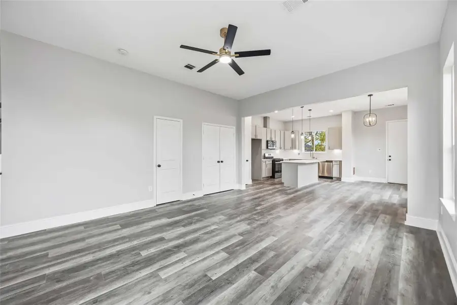 Spacious, unfurnished interior of a new home in , Houston (Image 11).