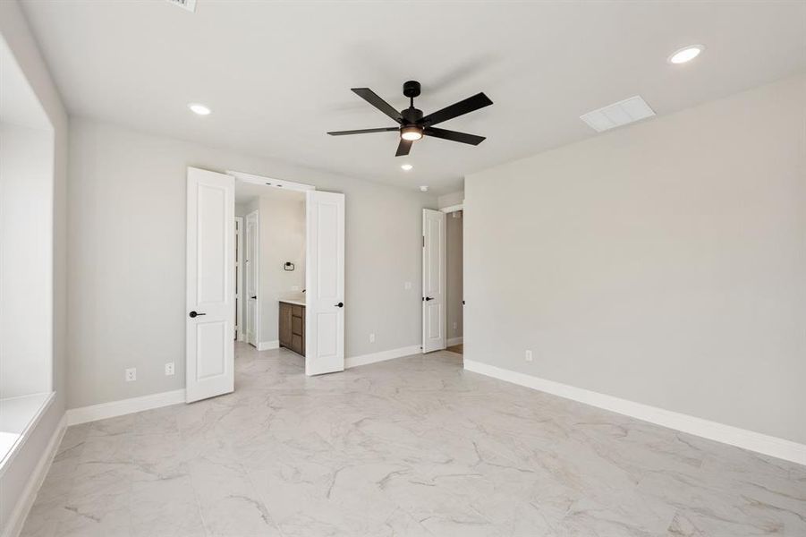 Spacious, unfurnished interior of a new home in Eagle Glen 50, Alvarado (Image 33). Spacious, unfurnished interior of a new home in Eagle Glen 50, Alvarado (Image 33).