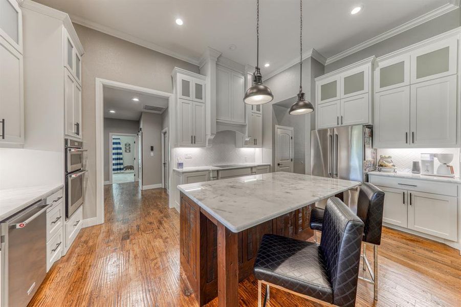 Furnished interior view inside a new home in , Weatherford (Image 9).