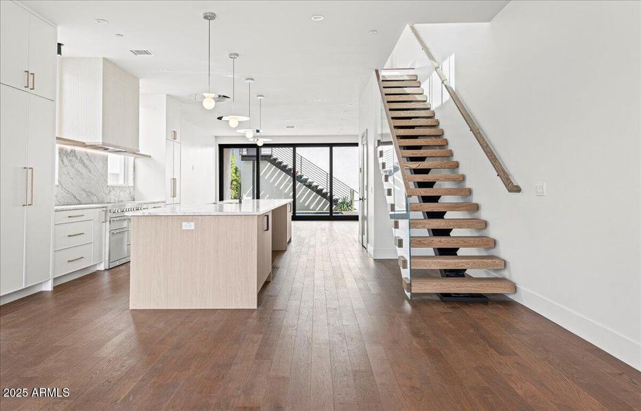 05-6918 E 2nd St 05 05-6918 E 2nd St 05