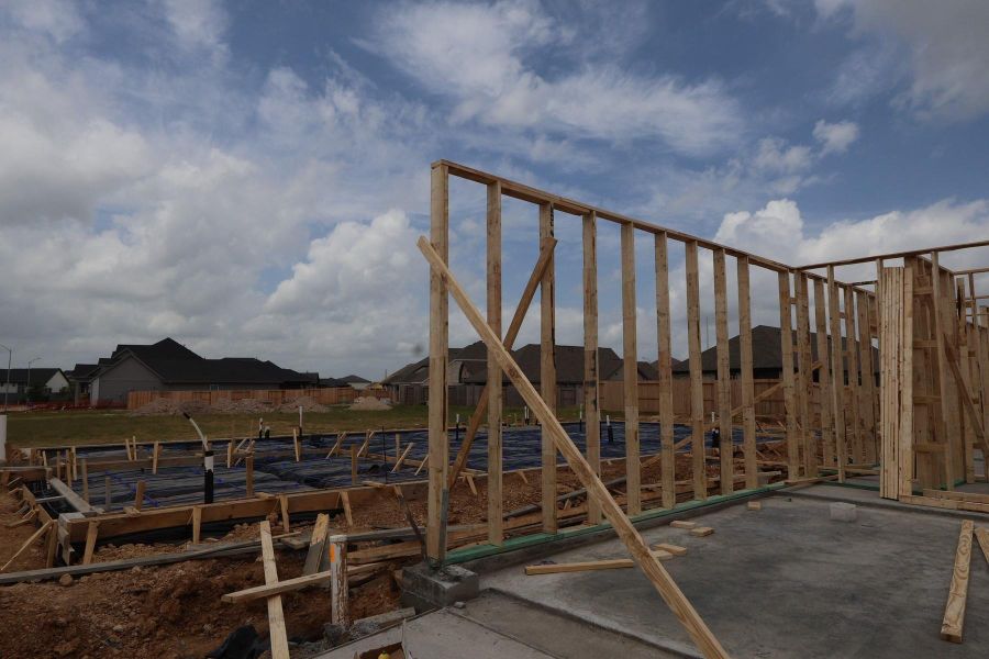 Let us show you how our advanced framing techniques have stood the test of time and allow more insulation for a quieter and more energy-efficient home. Let us show you how our advanced framing techniques have stood the test of time and allow more insulation for a quieter and more energy-efficient home.