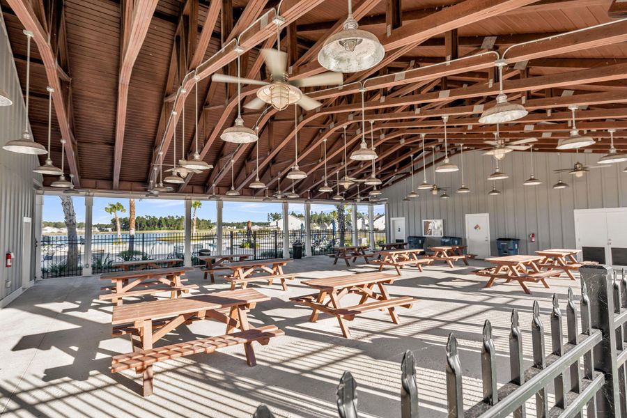 Community amenities in French Quarter Creek, Huger (Image 48).