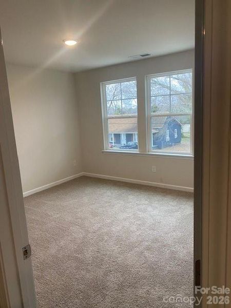 Spacious, unfurnished interior of a new home in , Kings Mountain (Image 10).