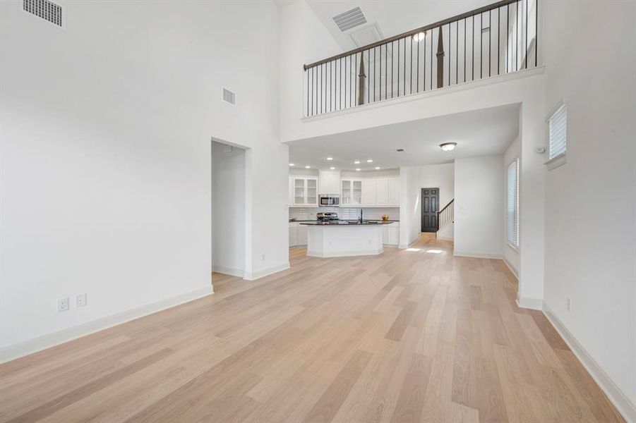 Spacious, unfurnished interior of a new home in Creekshaw – Gardens, Royse City (Image 21).