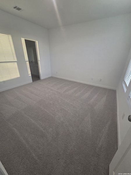Spacious, unfurnished interior of a new home in Navarro Ranch, Seguin (Image 8).