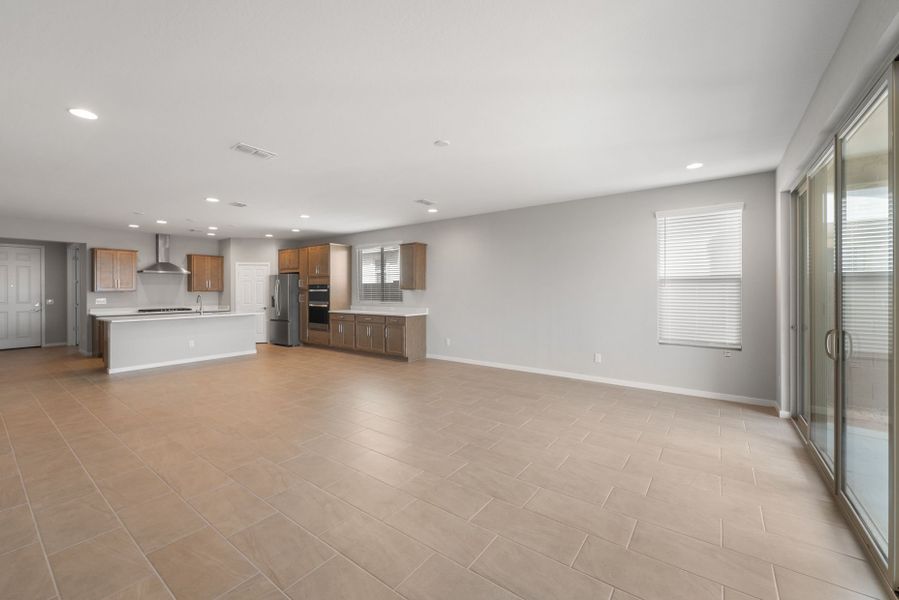 Spacious, unfurnished interior of a new home in Blossom Rock, Apache Junction (Image 15).