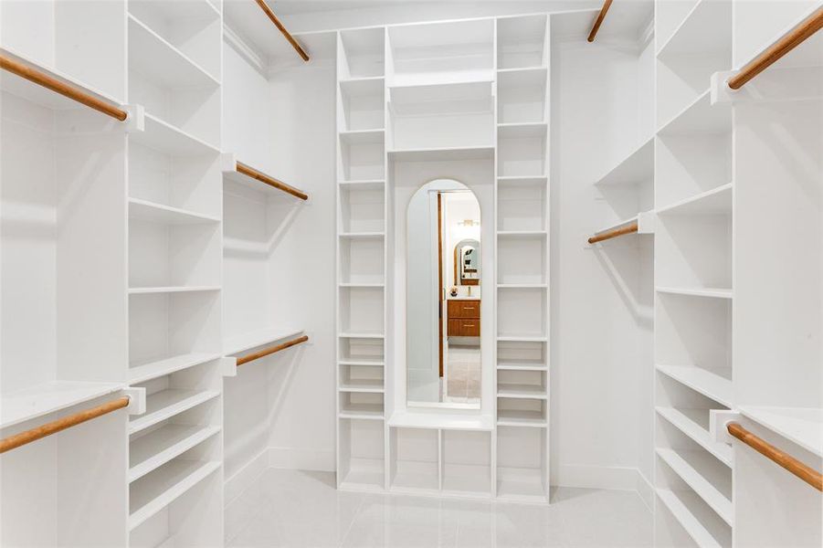 Spacious, unfurnished interior of a new home in , Lake Worth (Image 12).