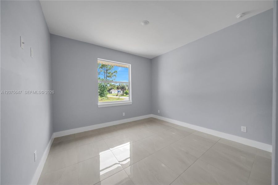 Spacious, unfurnished interior of a new home in , Lehigh Acres (Image 21).