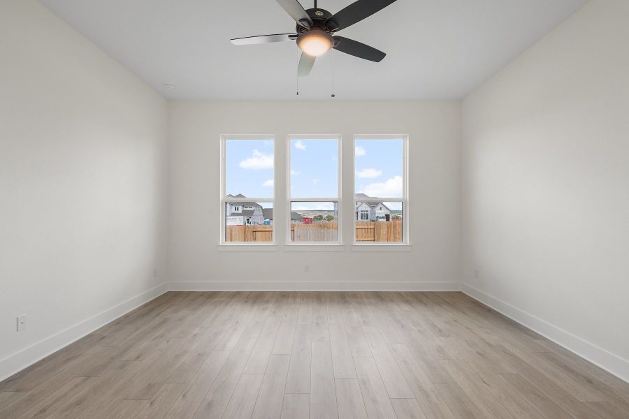 Spacious, unfurnished interior of a new home in Lariat, Liberty Hill (Image 33).