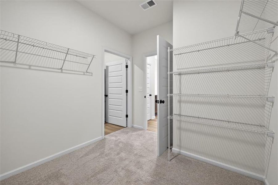 Spacious, unfurnished interior of a new home in Jones Ridge, Dallas (Image 36).