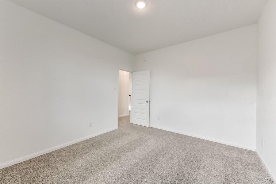 Spacious, unfurnished interior of a new home in River Ranch Meadows, Dayton (Image 30).