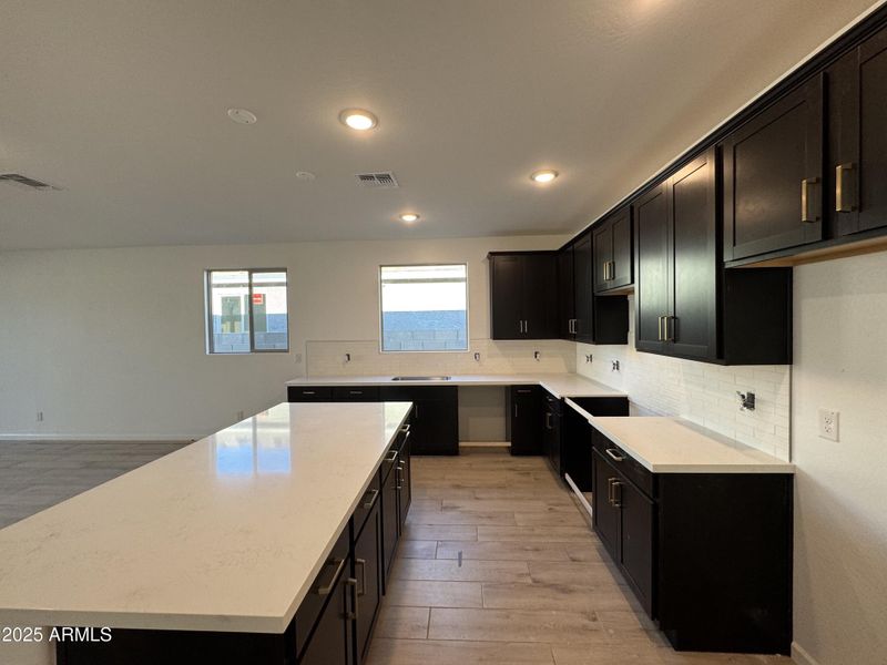 007 Kitchen 007 Kitchen