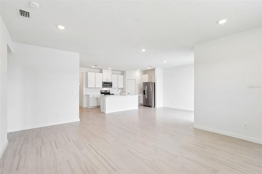 Spacious, unfurnished interior of a new home in , Palm Coast (Image 16).