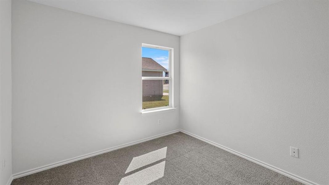 Spacious, unfurnished interior of a new home in Bluff Springs, Ferris (Image 36).