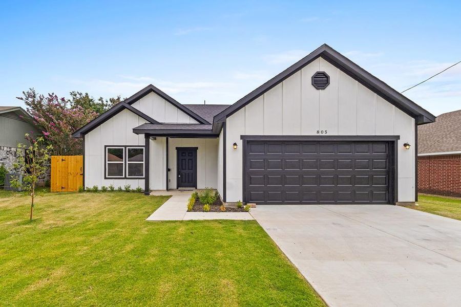 Front exterior of a new home in , Kaufman, TX, highlighting curb appeal (Image 1).