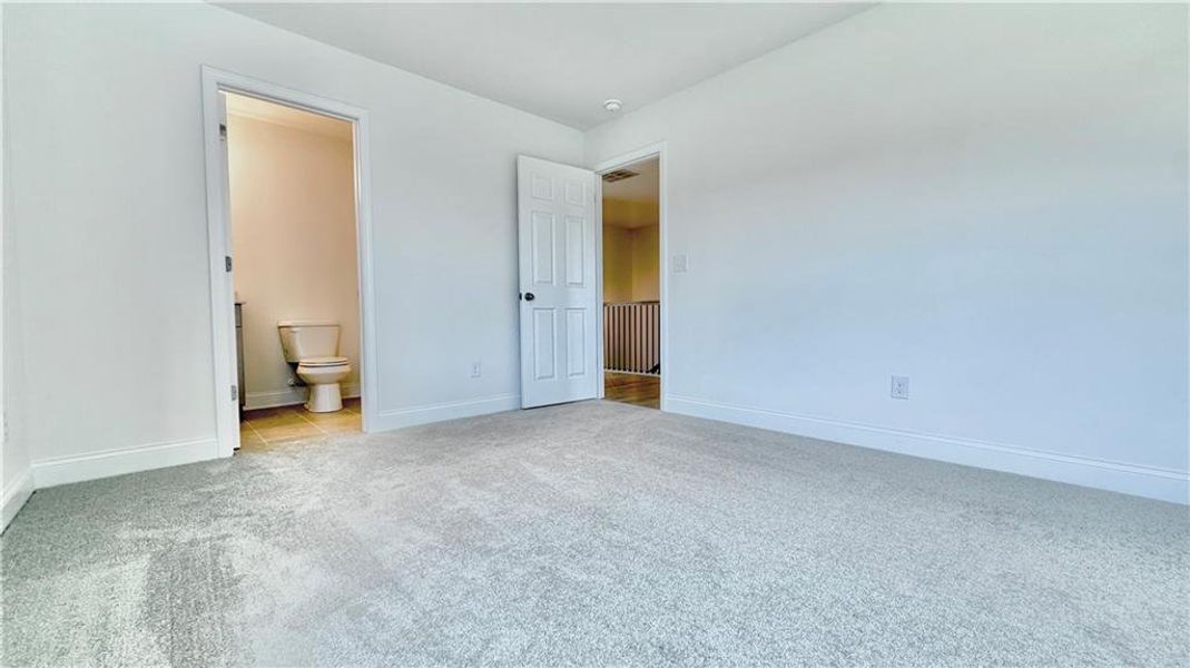 Spacious, unfurnished interior of a new home in Wehunt Meadows, Hoschton (Image 18).