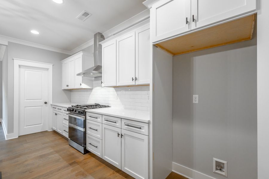Furnished interior view inside a new home in Creekside, Cleveland (Image 7).