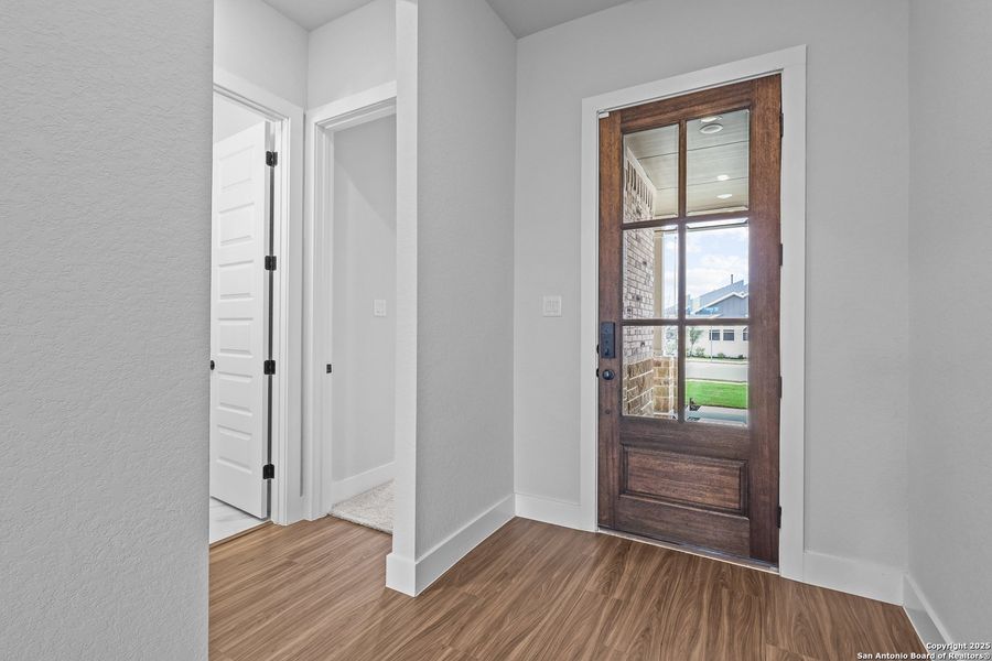 Spacious, unfurnished interior of a new home in Homestead, Schertz (Image 15).