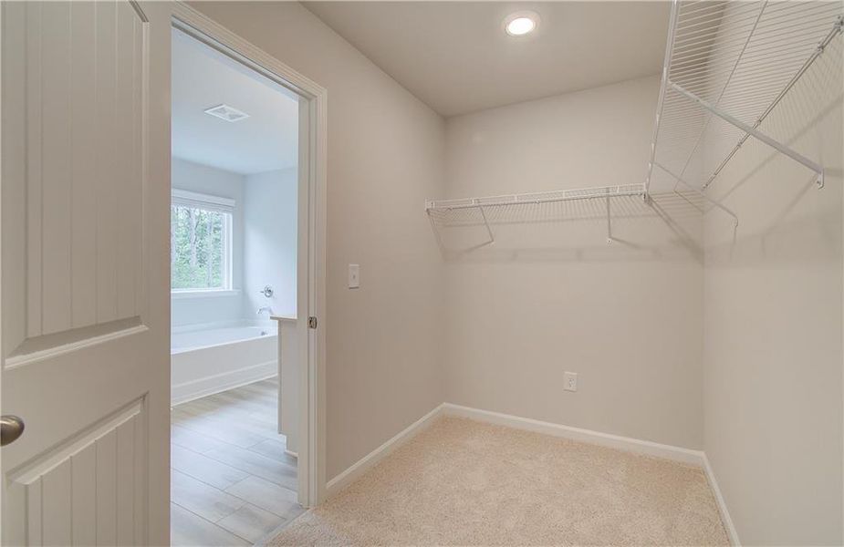 Spacious, unfurnished interior of a new home in Chapel Hill, Newnan (Image 12).