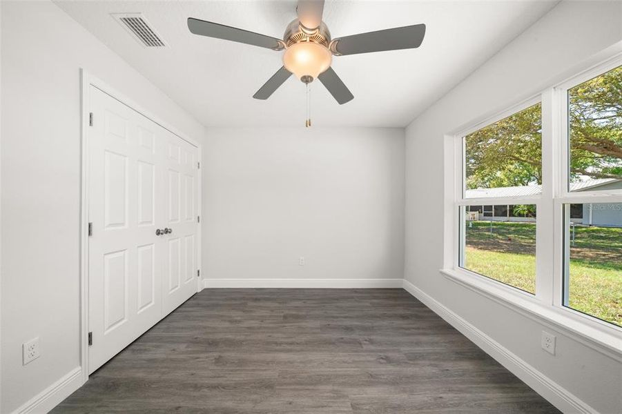 Spacious, unfurnished interior of a new home in , Sebring (Image 21).