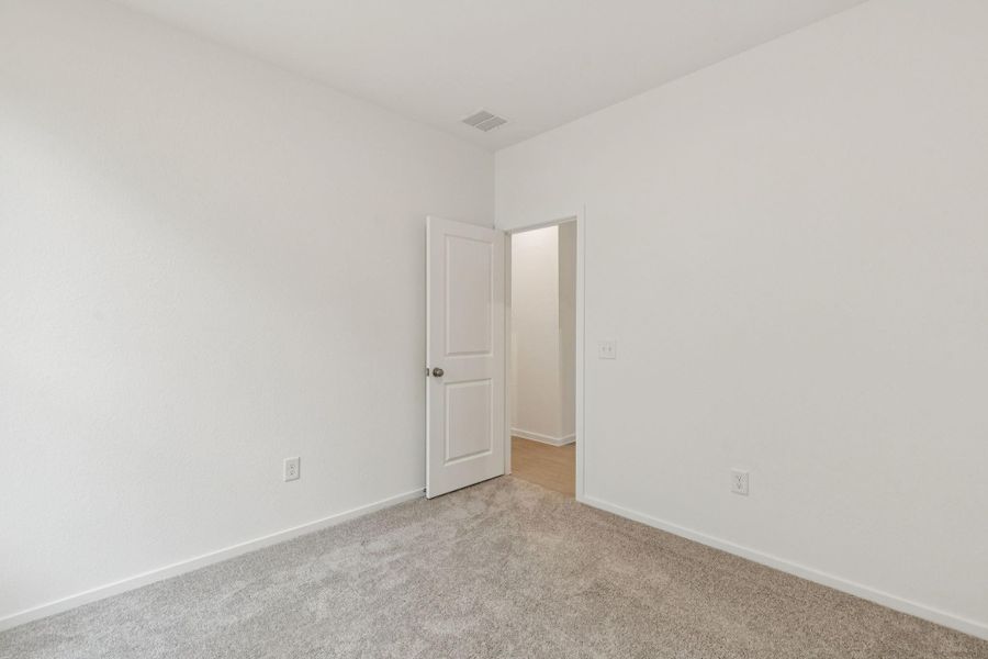 Spacious, unfurnished interior of a new home in Mavera, Conroe (Image 18).