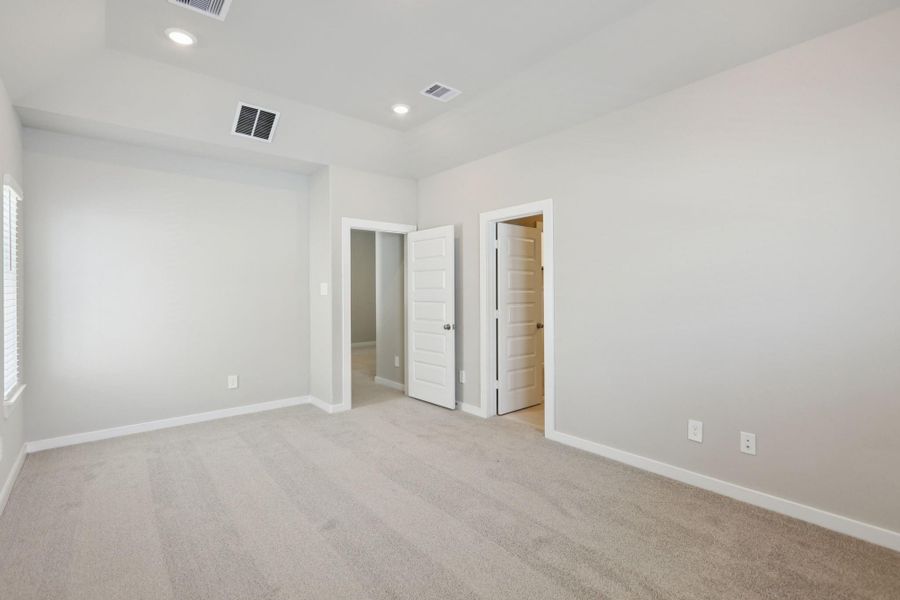 Spacious, unfurnished interior of a new home in Kemah Crossing - City Series, Kemah (Image 35). Spacious, unfurnished interior of a new home in Kemah Crossing - City Series, Kemah (Image 35).