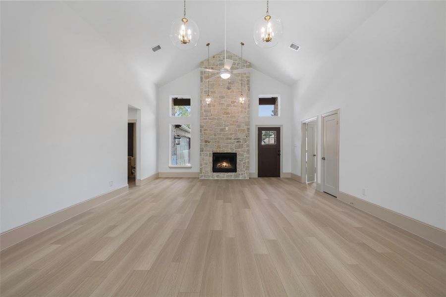 Spacious, unfurnished interior of a new home in Bentwater, Montgomery (Image 19).