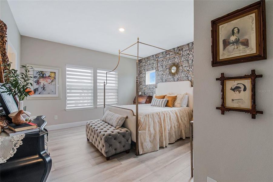 Furnished interior view inside a new home in , Orlando (Image 6).