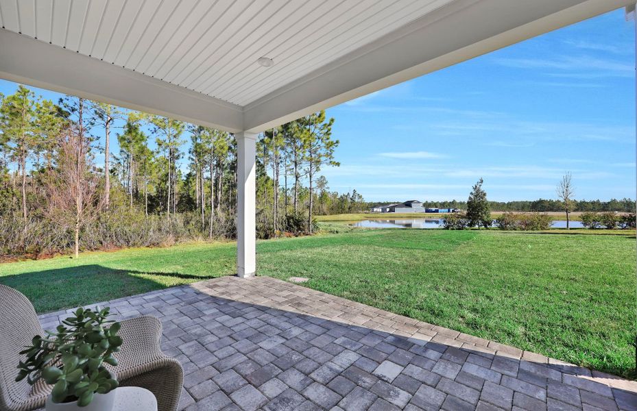 Representative exterior details of a home built from the Highgate by Pulte Homes in Seminole Palms, Palm Coast (Image 27).