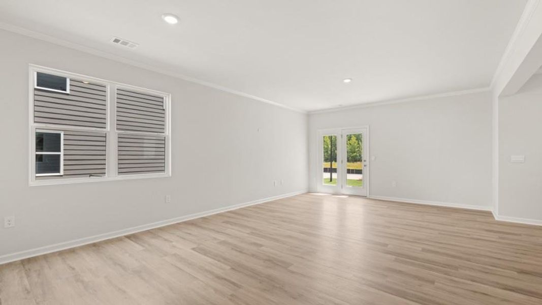 Spacious, unfurnished interior of a new home in Braselton Village, Braselton (Image 14).