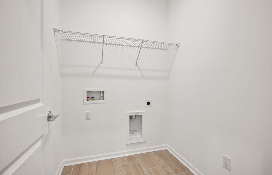 Representative unfurnished interior of a home built from the Kirby by Pulte Homes in Wimberly, Willow Spring (Image 18).