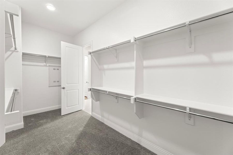 20. 2118 Euclid - Closet