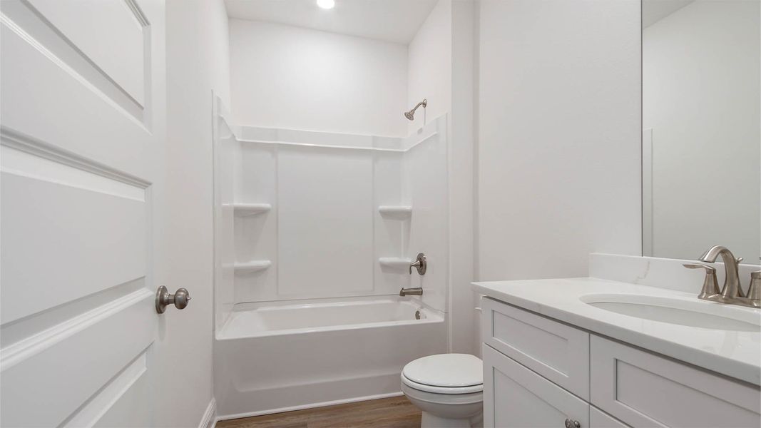 Representative furnished interior of a home built from the Rhett by D.R. Horton in Caballeros Estates At Hombre, Panama City Beach (Image 6).