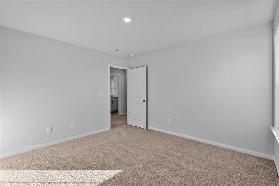 Spacious, unfurnished interior of a new home in Rogers Spring, Graham (Image 38).