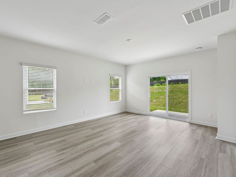 Spacious, unfurnished interior of a new home in Seattle Crossing, Shelby (Image 9).