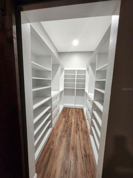 Spacious, unfurnished interior of a new home in , Hudson (Image 15).