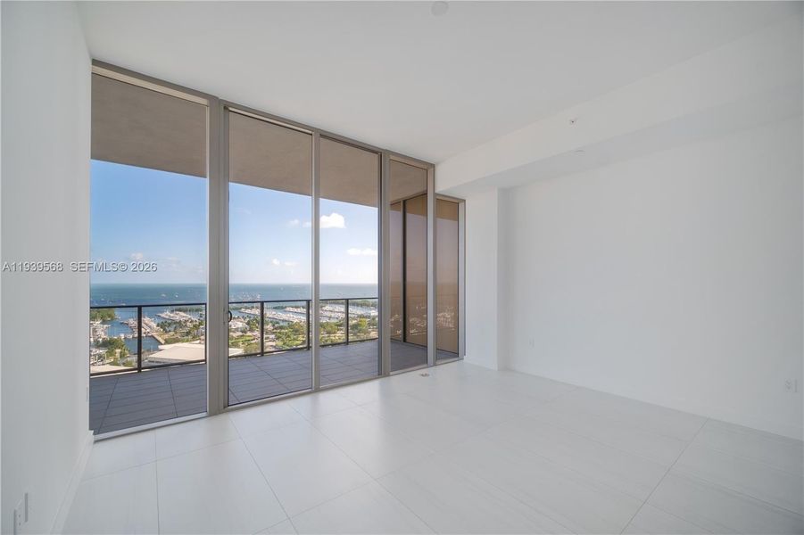 Spacious, unfurnished interior of a new home in Mr. C Residences, Miami (Image 31).
